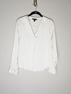 Banana Republic Classic Off-White V-Neck Blouse - Women Tops